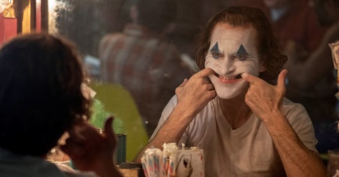 Joker – Il maledettismo latente di un nuovo diabolico ghigno