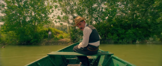 Elio Germano in "Volevo nascondermi", appena premiato a Berlino, intepreta con forza e fragilità il selvaggio genio del pittore Ligabue.