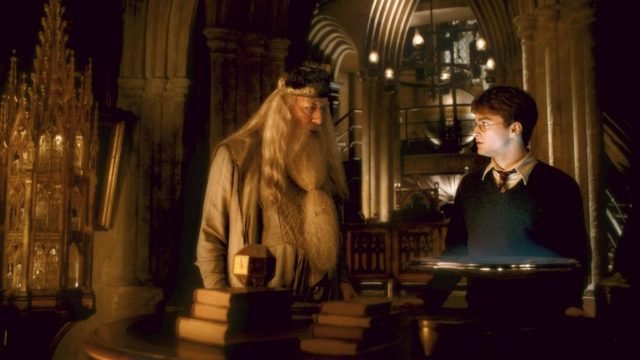 Harry Potter e Naruto, protagonisti di storie diverse, seguono il percorso tratteggiato dalla penna del fato e, in un certo senso, lo creano.