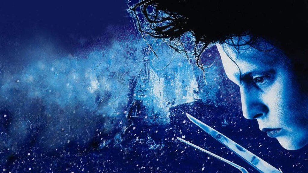 Attraverso la favola oscura, Burton anima un mondo di bizzaria e diversità, di personaggi da scavare a fondo, al di là delle loro apparenze