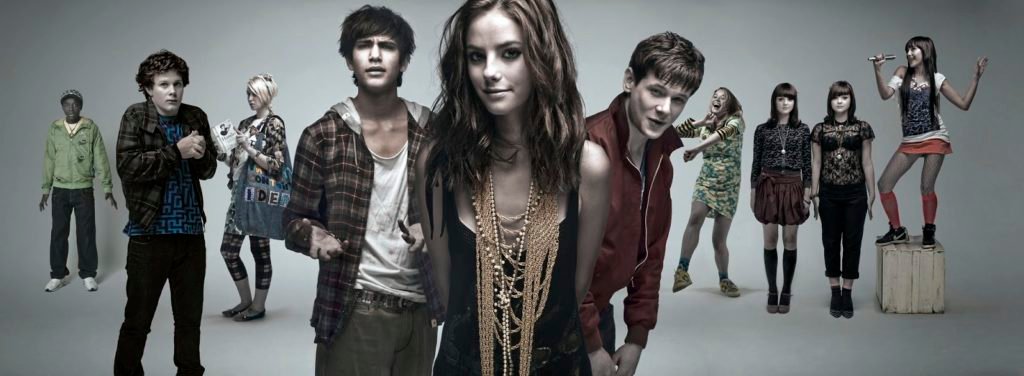 La serie tv Skins, attraverso il personaggio di James Cook, mostra un antieroe adolescenziale alla ricerca di una qualsiasi forma d'amore.