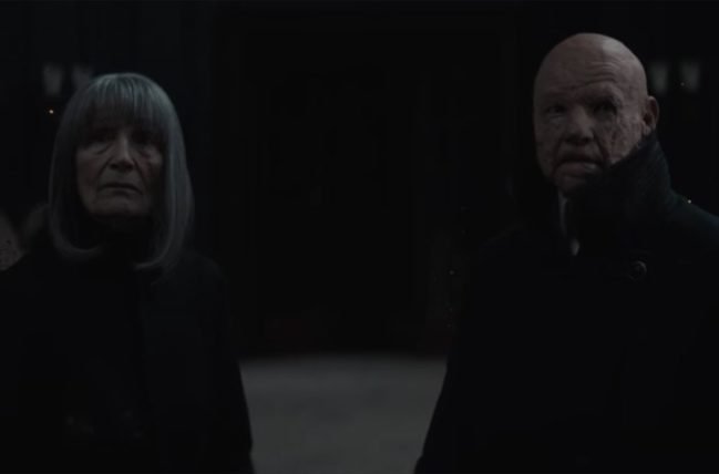 I due protagonisti di Dark. Due parti di un Nodo infrangibile. Un amore tragico e impossibile, al di là dello Spazio e del Tempo.