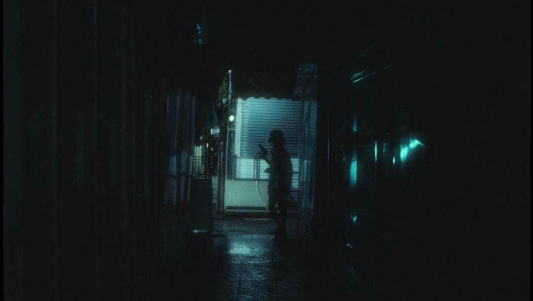 Ratchapoom Boonbunchachoke con il suo Red Aninsri racconta attraverso lo spy movie e l'erotismo la scoperta della propria identità sessuale.