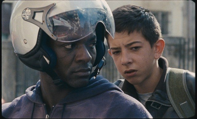 Con A Ciambra, Carpignano ci fornisce la fotografia di una realtà crudele e amara in cui non c'è spazio per l'infanzia e l'innocenza