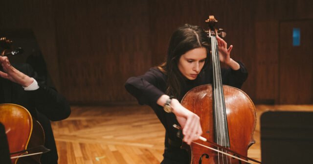 Nimic è l'ultima opera di Yorgos Lanthimos, un cortometraggio che con dissacrante freddezza affronta il tema dell'identità e la sua perdita