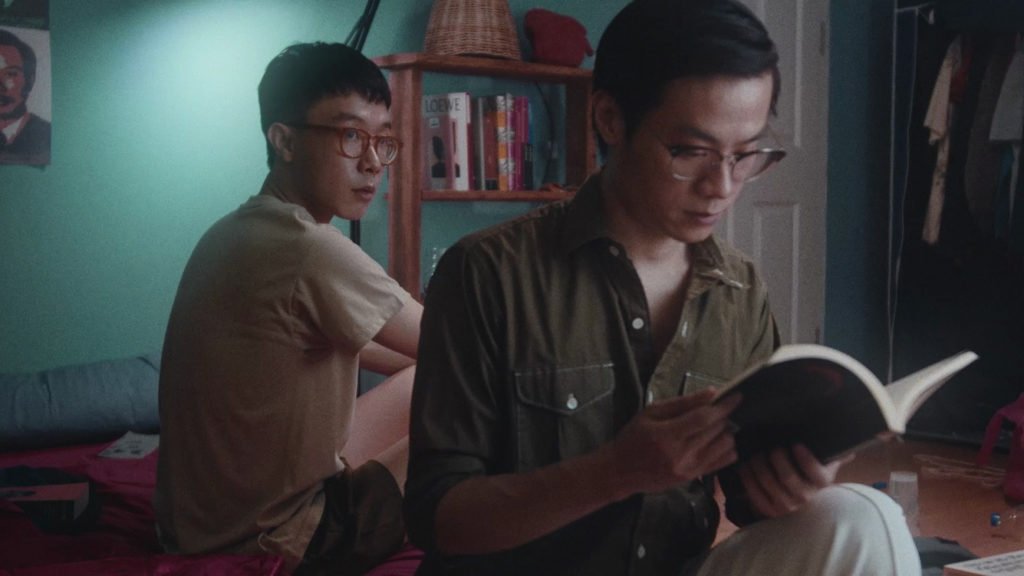 Ratchapoom Boonbunchachoke con il suo Red Aninsri racconta attraverso lo spy movie e l'erotismo la scoperta della propria identità sessuale.