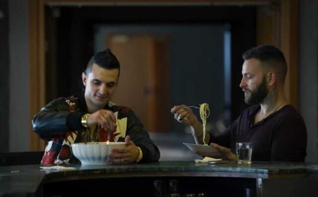 Aurelià Caro Aurelià, certe fiamme possono solamente divampare velocemente, regalando al mondo tutta la loro energia, per poi...