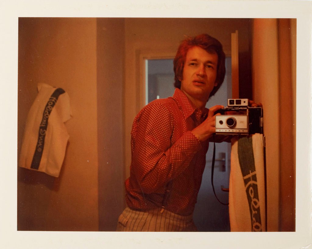 Il cinema di Wim Wenders racconta il legame tra città, natura e uomini sempre in cammino sulla strada del tempo tra cinema europeo e americano