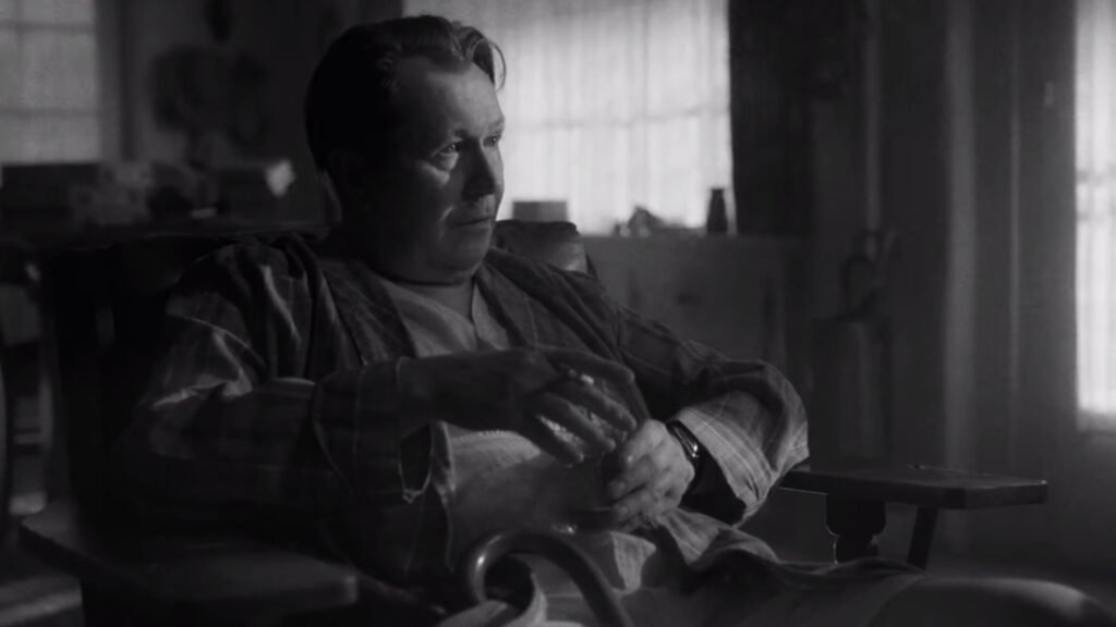 Eccoci dunque catapultati di dieci anni indietro in una decadente California che negli anni trenta stava vivendo la più paradossale delle recessioni economiche, la crisi dell'abbondanza.