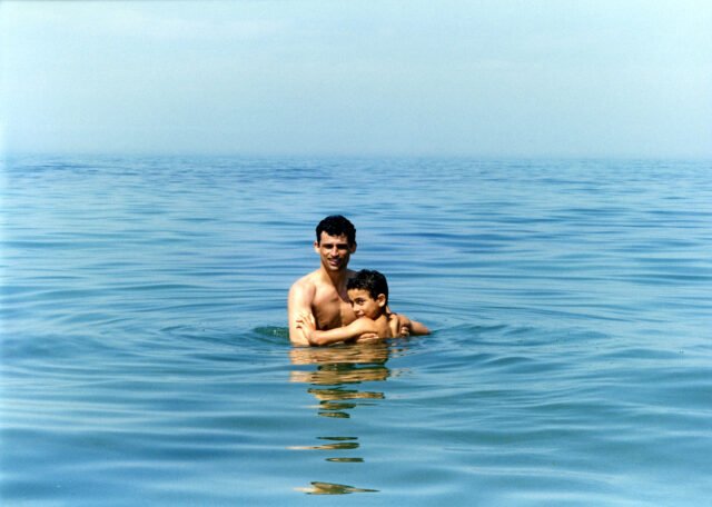 In questa fiaba senza lieto fine, Gianni Amelio ci mostra la psiche e i sentimenti di due bambini vittime di orchi crudeli e lupi mannari.