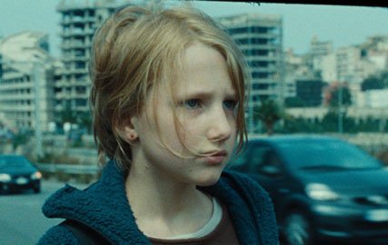 Fiabe bianche e fiabe nere. Le luci e le ombre dell'essere umano raccontate magistralmente dalle fiabe di due dei registi iniziatori del realismo allegorico italiano.