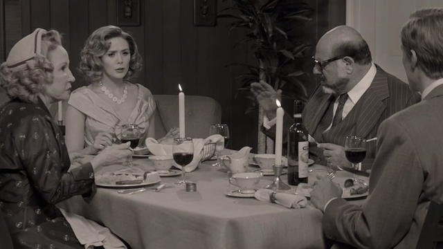 Wandavision, nuovo prodotto Marvel, è una sorprendente opera metatestuale che indaga la rimozione di un lutto.