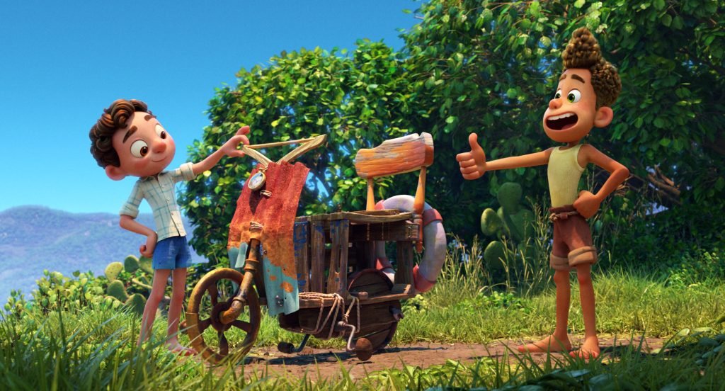 Luca, il nuovo lungometraggio Pixar è una storia di amicizia. Omaggia la Liguria, tra mare, corse spericolate in Vespa e pasta al pesto.