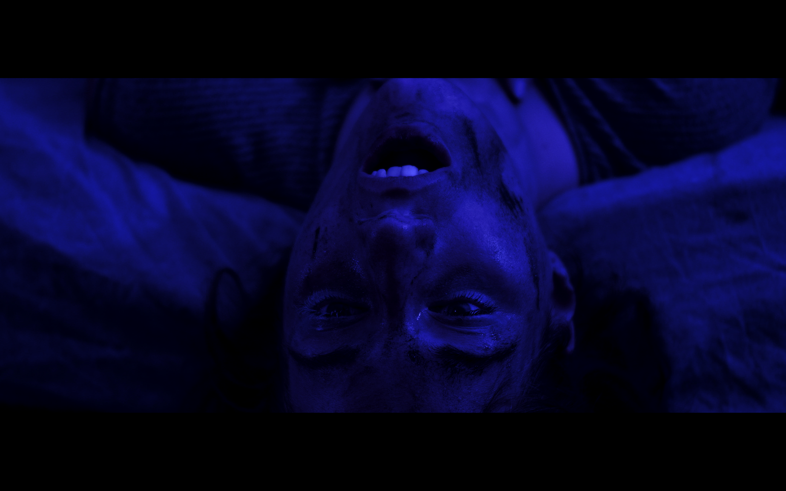 Suolo Italiano: Pietro Graffeo, regista de "Il Bacio", si racconta ad ArteSettima in un'intervista che ripercorre la realizzazione del film.