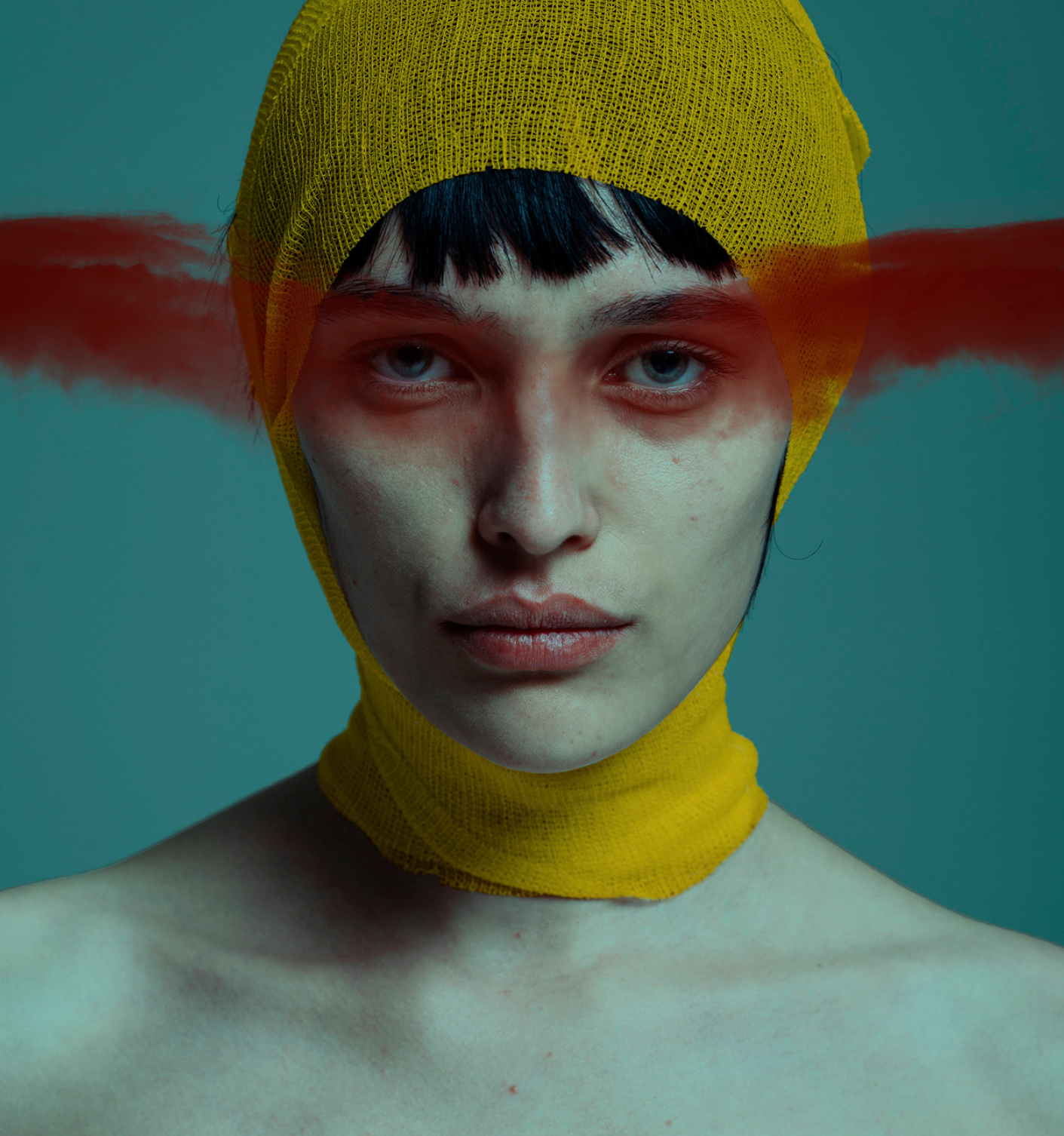 Paolo Barretta è un fotografo concettuale italiano. Ha lavorato per aziende di rilievo internazionale, come Adobe, Gucci e Samsung.