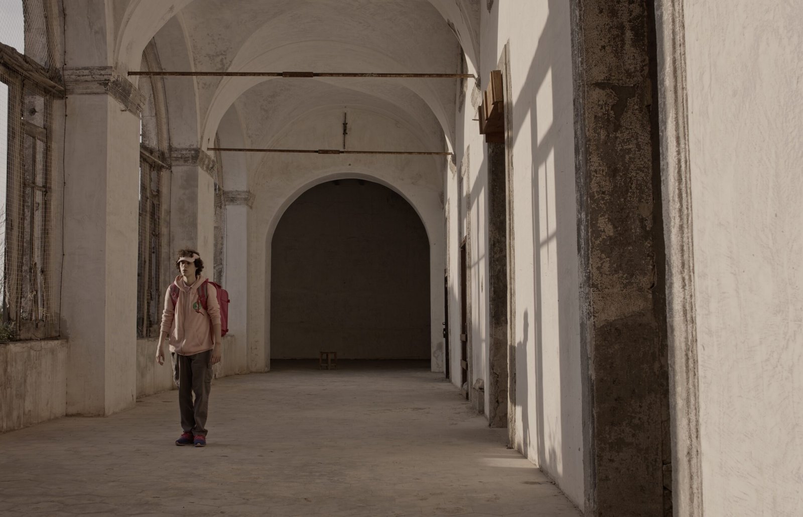 Fishman, interpretato da Filippo Scotti, è il secondo cortometraggio diretto da Nicolas Spatarella e Raffaele Rossi.