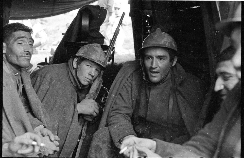 Uomini Contro (1970), basato sul romanzo autobiografico di Emilio Lussu Un anno sull’Altipiano (1938), sulle contraddizioni della guerra.