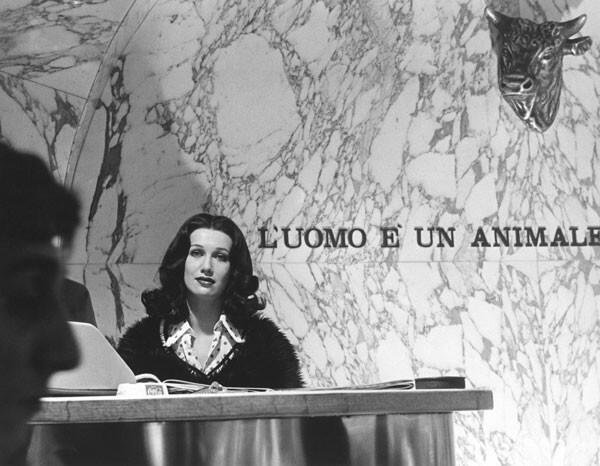 La “trilogia della nevrosi” ha aperto un varco nel cinema italiano e Petri fu quell’indagatore “al di sopra di ogni sospetto”.