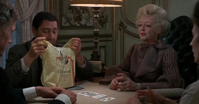 Lo scopone scientifico di Luigi Comencini, grottesco e metaforico affresco sulle classi sociali negli anni '70 italiani.