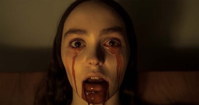 Lily Rose Depp nei panni di Ellen Hutter in Nosferatu