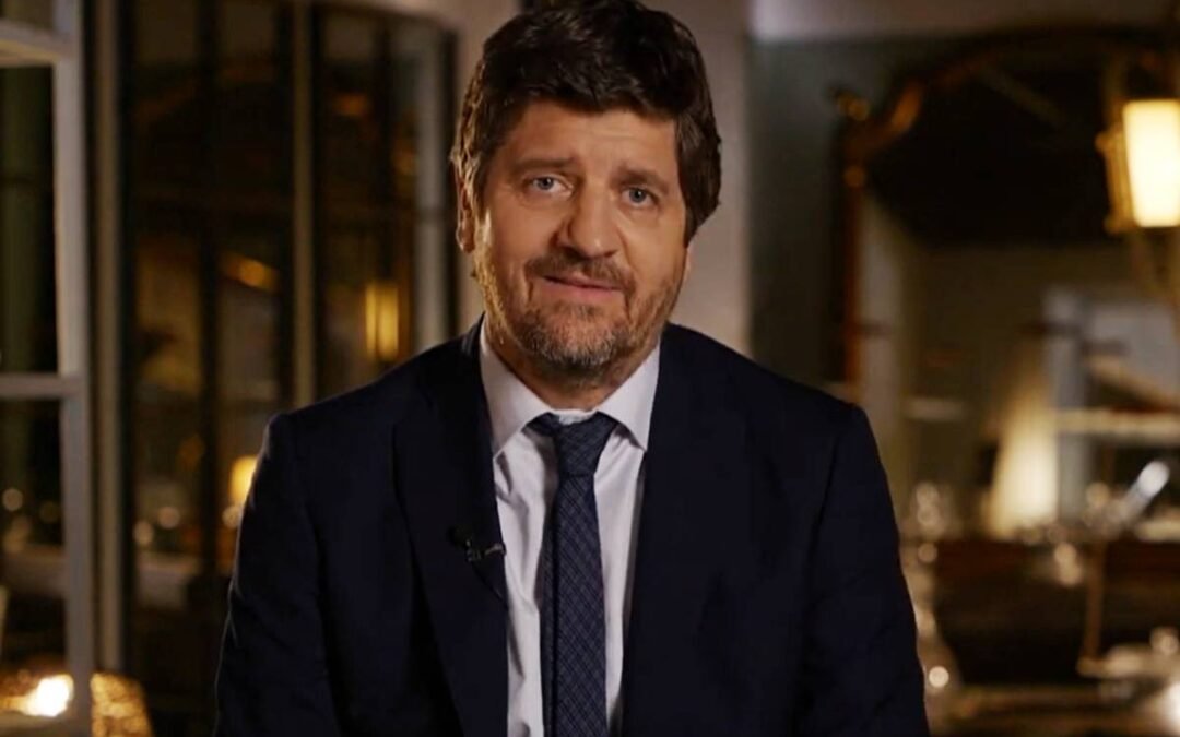 Fabio De Luigi è irresistibile in una delle commedie più divertenti degli ultimi anni: gratis su Mediaset Infinity