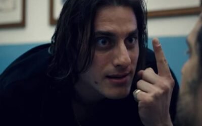 Dieci anni dopo, il film che ha consacrato Marinelli torna in sala: il capolavoro di Mainetti di nuovo al cinema