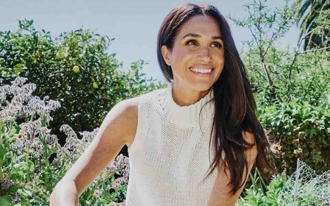 Questa sera in tv una commedia dissacrante: nel cast anche Meghan Markle (prima della Royal Family)