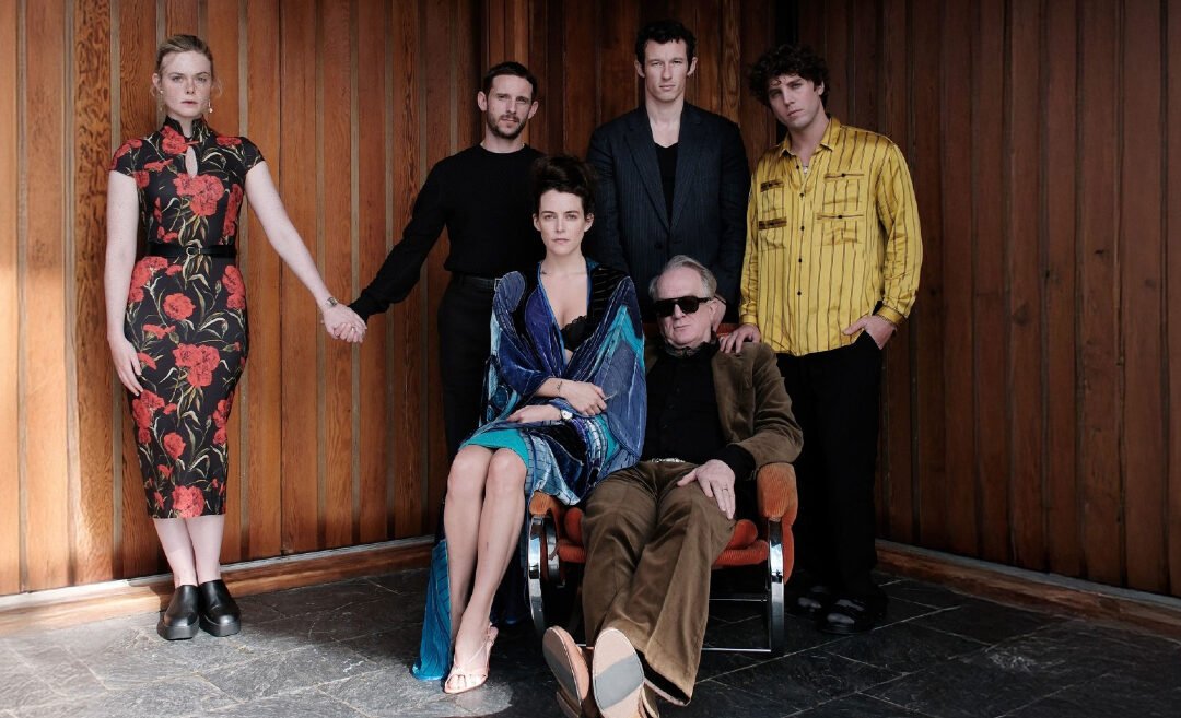 Rosebush Pruning – Noi odiamo il sorriso dei ricchi