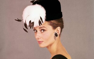 Colazione da Tiffany, l’eleganza intramontabile di Audrey Hepburn in un classico da rivedere (anche) nel 2026