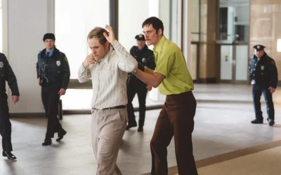 Dead Man’s Wire – Il filo del ricatto: La violenza come linguaggio dell’alienazione